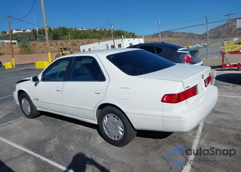 2000 Toyota Camry Le z USA, uszkodzony, nr VIN JT2BG22KXY0428953